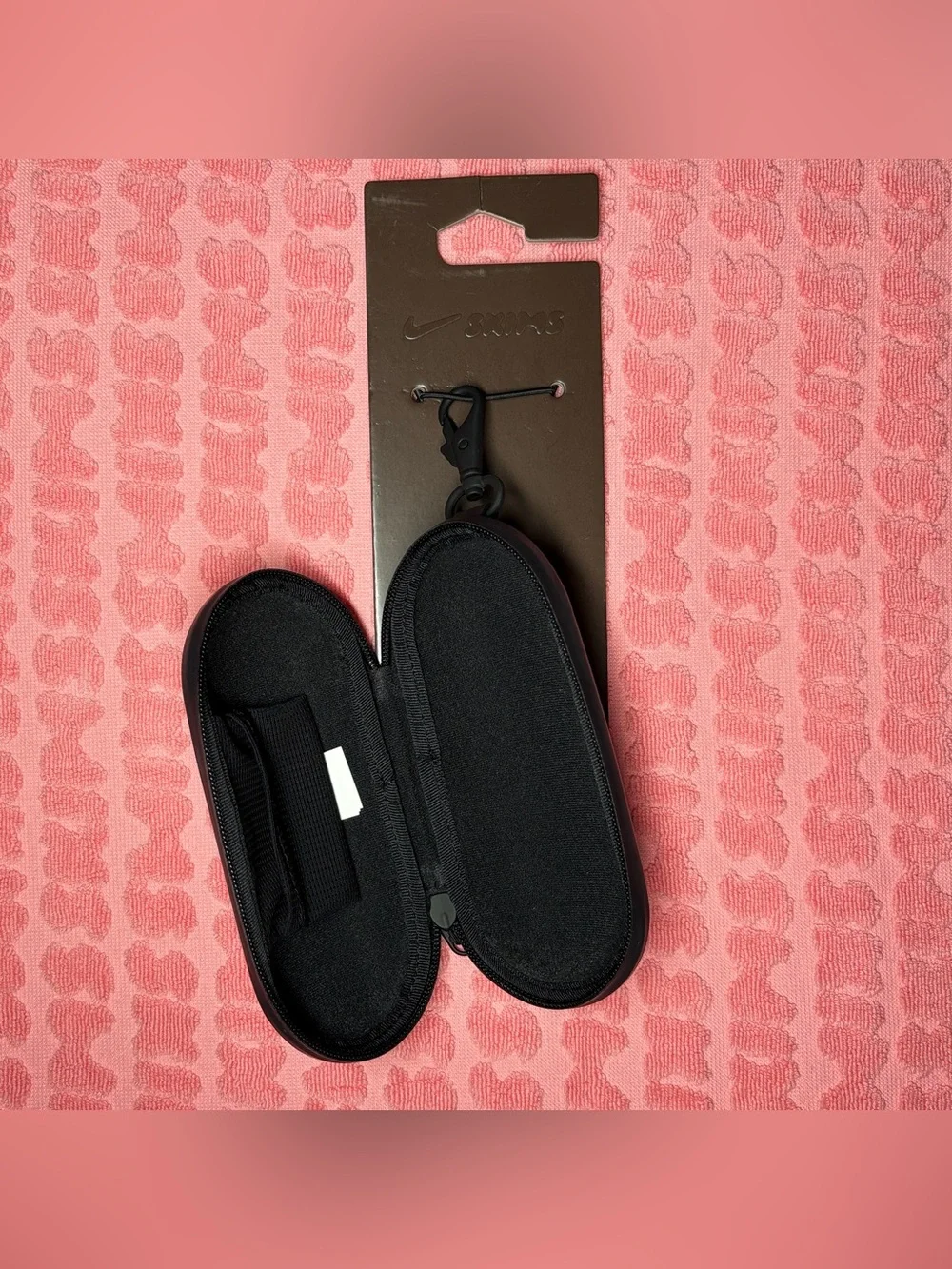 ✨ NWT NikeSKIMS Hardshell Glasses Case | Obsidian ✨